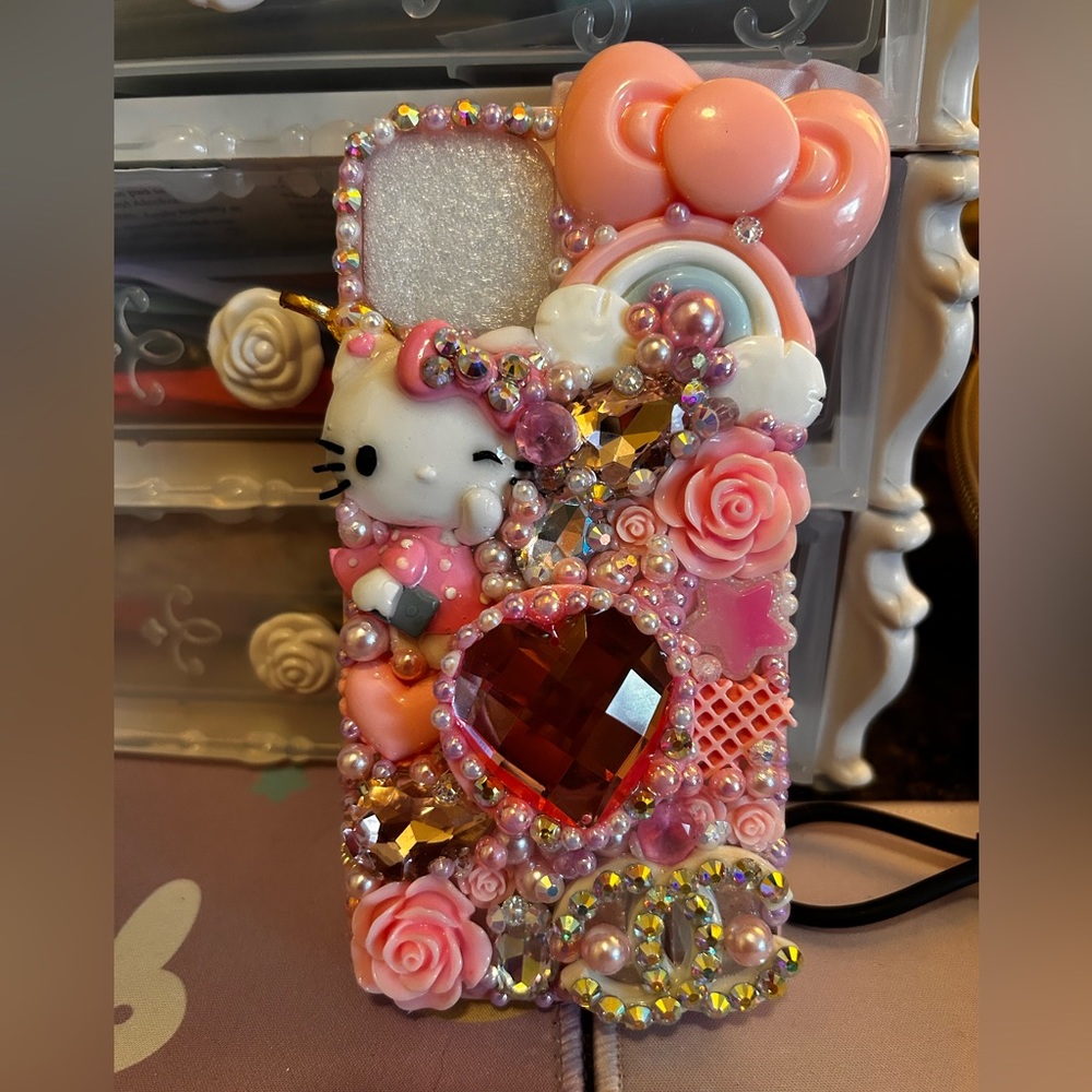 Hello Kitty iPhone Case! Beautiful!!!